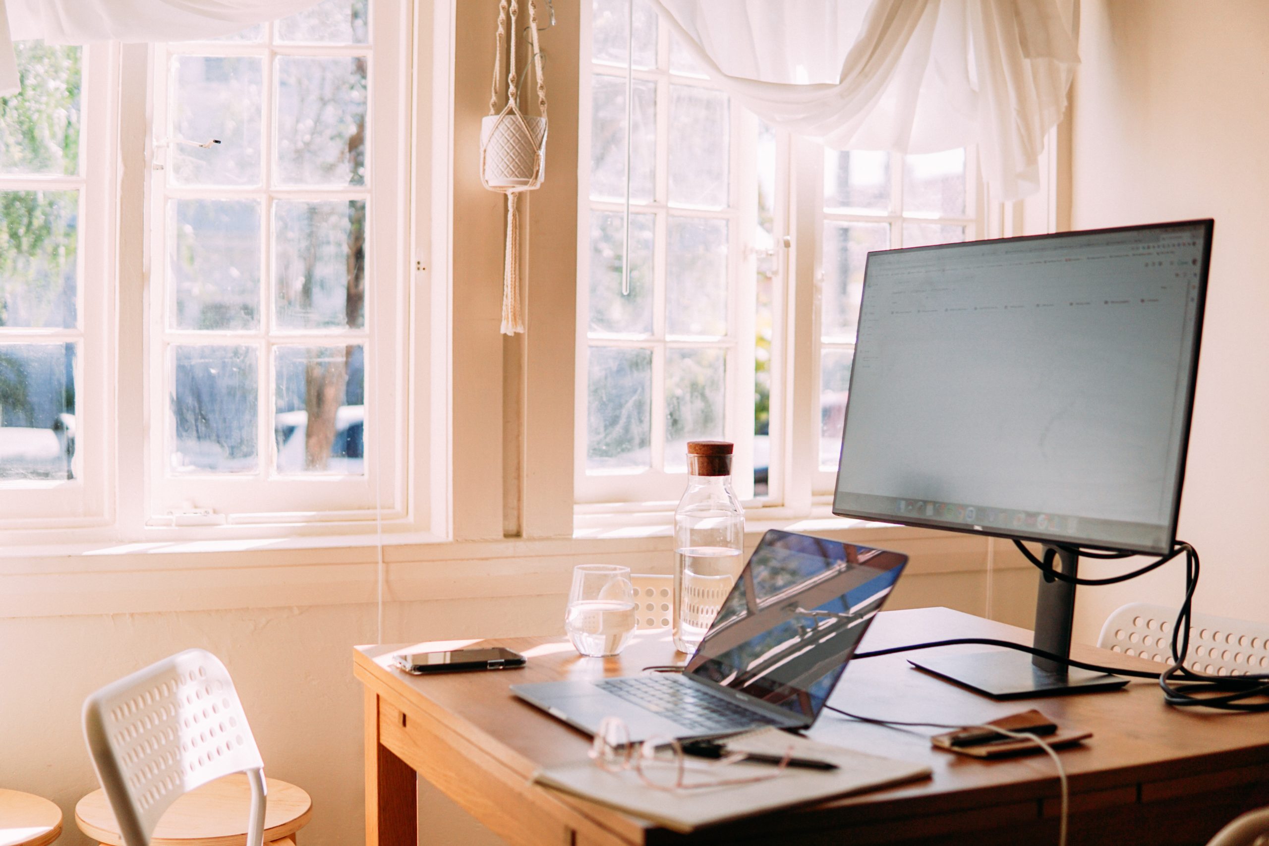 HOW TO KEEP STAFF WORKING FROM HOME PRODUCTIVE